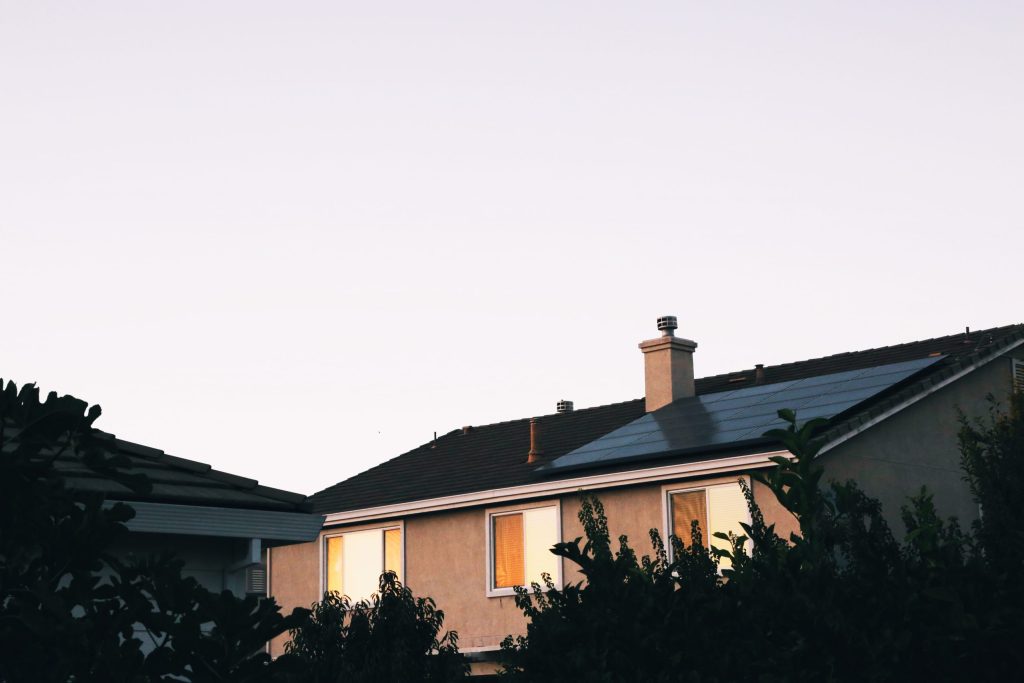 Comment les panneaux solaires peuvent accroître la valeur de votre maison