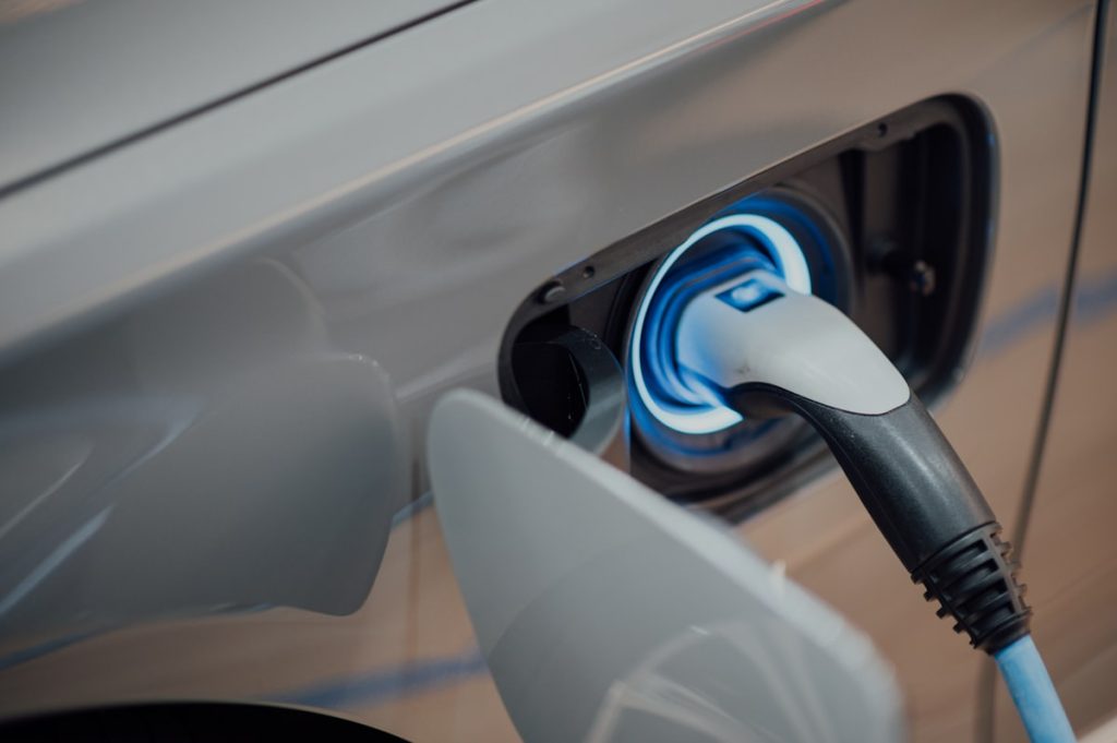Rotel accelere le deploiement de bornes de recharge en region